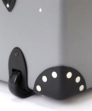 Load image into Gallery viewer, Globe-Trotter X Todd Snyder 30" Suitcase in Grey