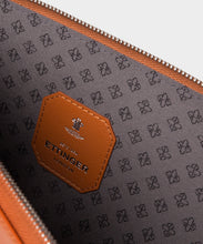 Load image into Gallery viewer, Ettinger Capra Large Zip Portfolio Pouch in Tan Leather
